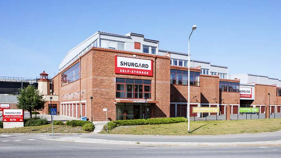 Magasinering hos Shurgard Solna