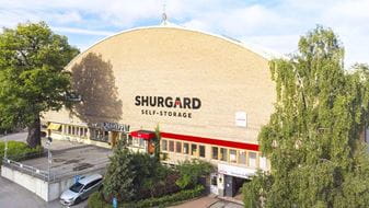 Magasinering hos Shurgard Stockholm Kungliga Tennishallen
