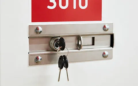 Instructions to lock your storage unit - Step 3