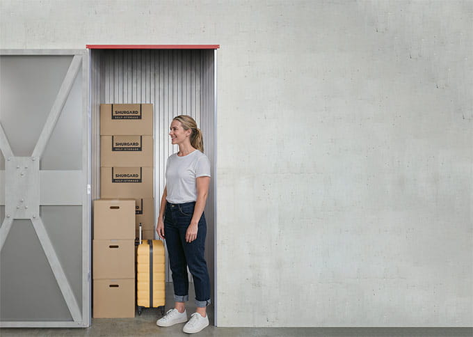 Locker storage unit